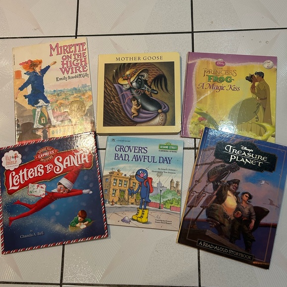 Book Clean Out - Picture 2 of 10